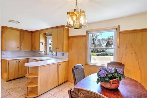 Kitchen - 40 Covington Dr, Warwick, RI 02886 photo 1 of 6