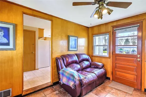Entry Way - 40 Covington Dr, Warwick, RI 02886 photo 5 of 5