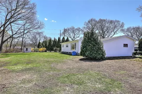 Exterior - 40 Covington Dr, Warwick, RI 02886 photo 4 of 10