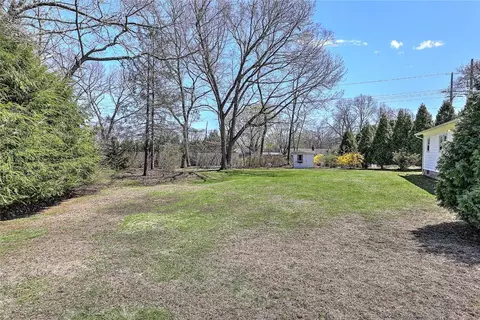 Exterior - 40 Covington Dr, Warwick, RI 02886 photo 5 of 10