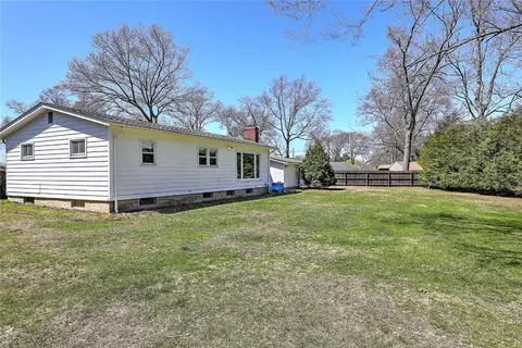 Exterior - 40 Covington Dr, Warwick, RI 02886 photo 7 of 10