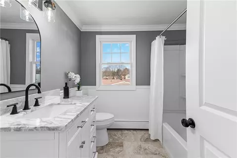 Bath - 594 Algonquin Dr, Warwick, RI 02888 photo 1 of 3
