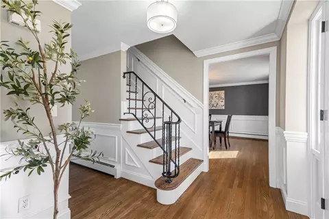 Entry Way - 594 Algonquin Dr, Warwick, RI 02888 photo 2 of 3