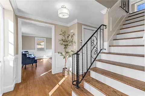 Entry Way - 594 Algonquin Dr, Warwick, RI 02888 photo 1 of 3
