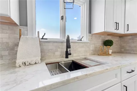 Kitchen - 594 Algonquin Dr, Warwick, RI 02888 photo 2 of 2