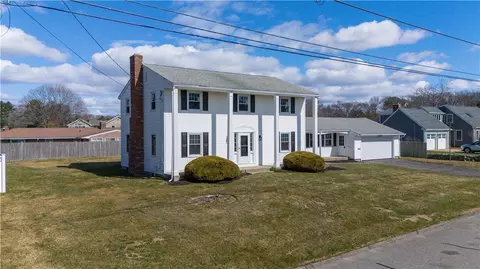 Exterior - 594 Algonquin Dr, Warwick, RI 02888 photo 2 of 4