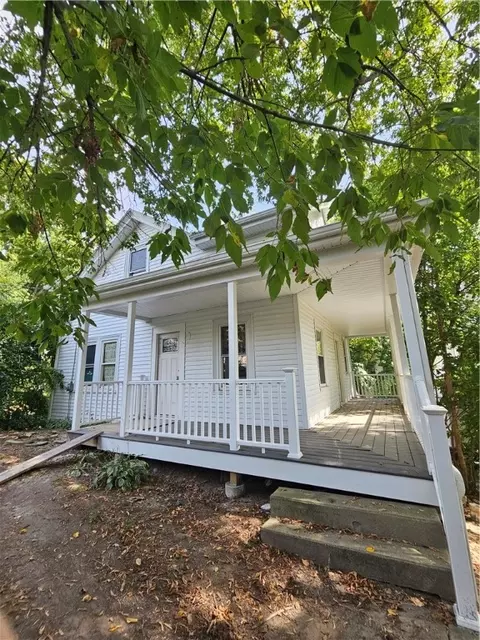 15 Lewis St, Woonsocket, RI 02895 photo 3