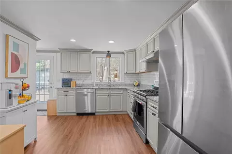 41 Darling St, Warwick, RI 02886 photo 5