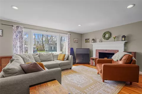 41 Darling St, Warwick, RI 02886 photo 11