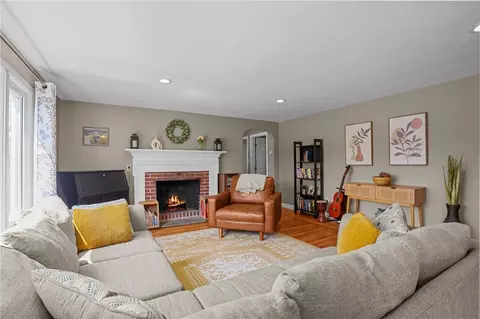 41 Darling St, Warwick, RI 02886 photo 12