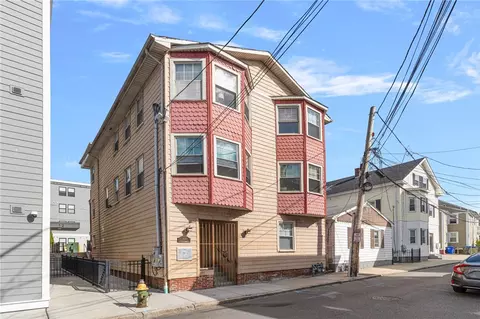 18 Piedmont St, Providence, RI 02909