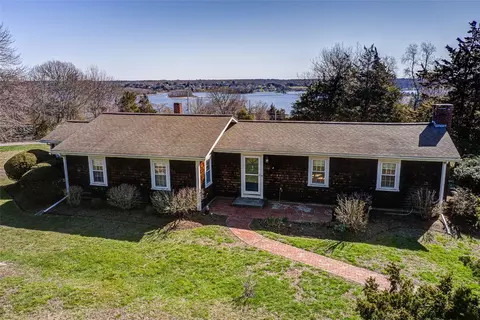 1484 Drift Rd, Westport, MA 02790