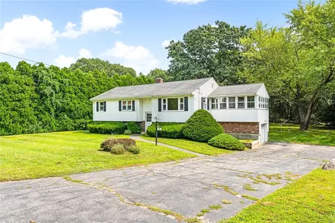 24 Wildflower Dr, Westerly, RI 02891 photo 2