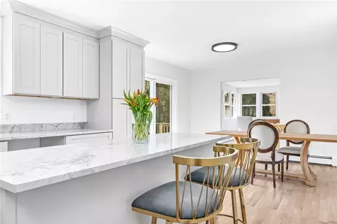 24 Wildflower Dr, Westerly, RI 02891 photo 3