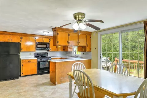 Kitchen - 4 Johnson Ct, Bristol, RI 02809 photo 3 of 4