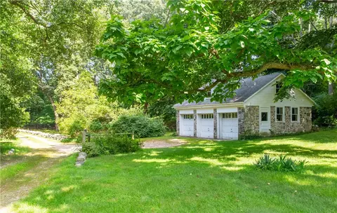 Exterior - 261 Hardig Rd, Warwick, RI 02886 photo 10 of 16