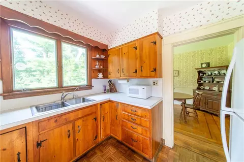 Kitchen - 261 Hardig Rd, Warwick, RI 02886 photo 2 of 2