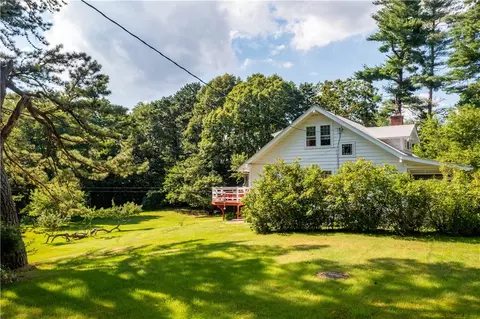 Exterior - 261 Hardig Rd, Warwick, RI 02886 photo 4 of 16