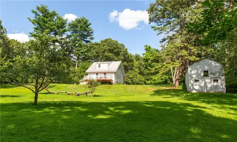261 Hardig Rd, Warwick, RI 02886