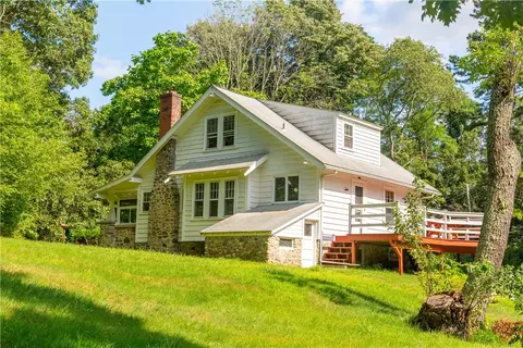 Exterior - 261 Hardig Rd, Warwick, RI 02886 photo 2 of 16