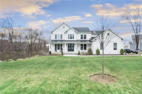 5 Sawmill Ct, East Greenwich, RI 02818