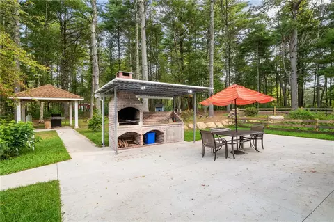 475 Ten Rod Rd, Exeter, RI 02822