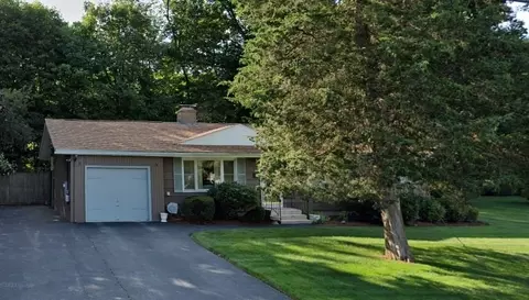 74 Roosevelt Rd, Cumberland, RI 02864