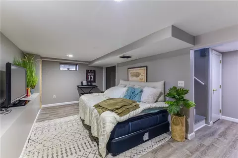 Bedroom - 55 Knowles Dr, Warwick, RI 02888 photo 1 of 6
