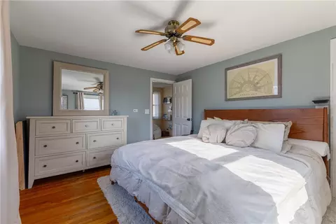 Bedroom - 55 Knowles Dr, Warwick, RI 02888 photo 6 of 6
