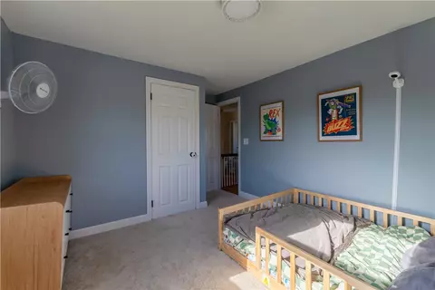 Bedroom - 55 Knowles Dr, Warwick, RI 02888 photo 3 of 6