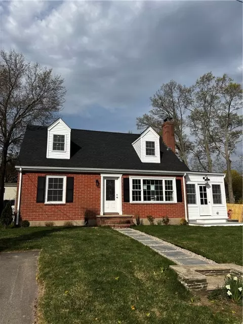 21 Rogers Rd, Warwick, RI 02888