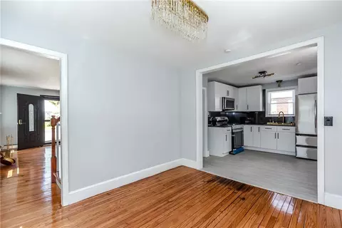 46 Freeman St, Warwick, RI 02886 photo 11