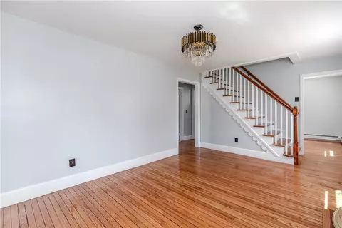 46 Freeman St, Warwick, RI 02886 photo 5