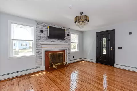 46 Freeman St, Warwick, RI 02886 photo 7