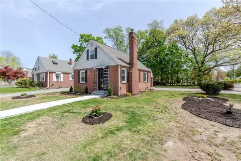 46 Freeman St, Warwick, RI 02886 photo 4