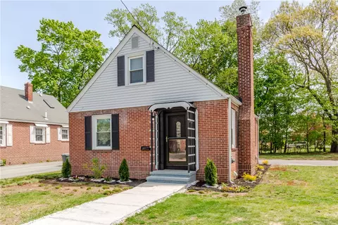 46 Freeman St, Warwick, RI 02886 photo 3