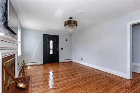 46 Freeman St, Warwick, RI 02886 photo 8