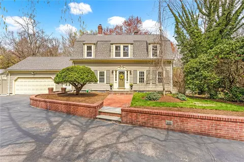 27 Peeptoad Rd, Scituate, RI 02857