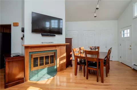 46 Berkeley Ct, Middletown, RI 02842 photo 4