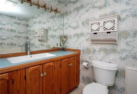 46 Berkeley Ct, Middletown, RI 02842 photo 20