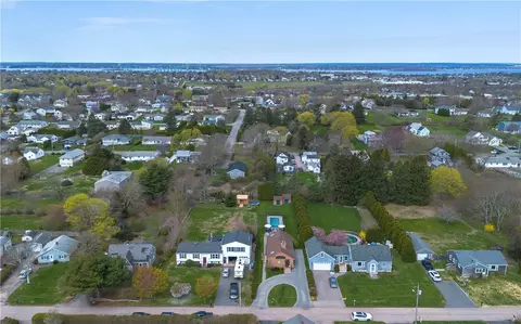 46 Berkeley Ct, Middletown, RI 02842 photo 33
