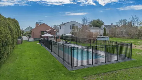 46 Berkeley Ct, Middletown, RI 02842 photo 29