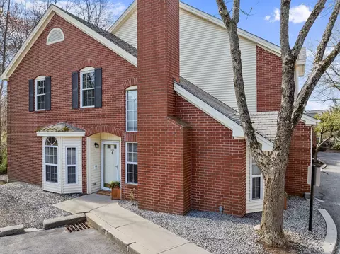 626 Smithfield Rd #604, North Providence, RI 02904