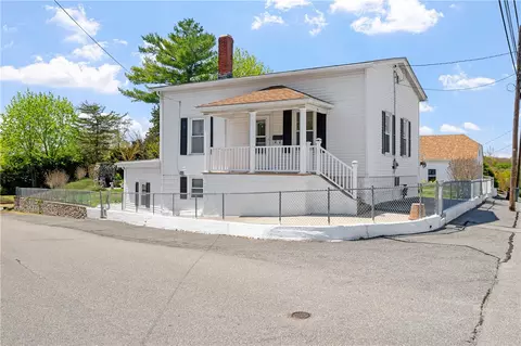 73 Mowry St, Woonsocket, RI 02895