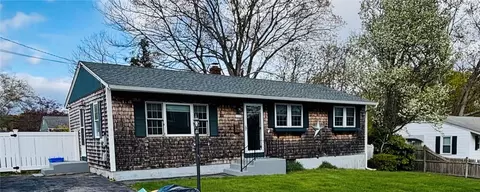110 Fir Ave, Tiverton, RI 02878