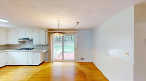 218 Douglas Rd, Warwick, RI 02886 photo 4