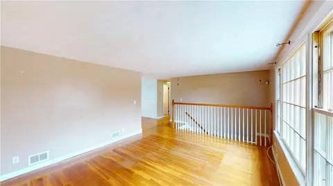 218 Douglas Rd, Warwick, RI 02886 photo 9