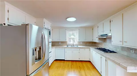 218 Douglas Rd, Warwick, RI 02886 photo 2