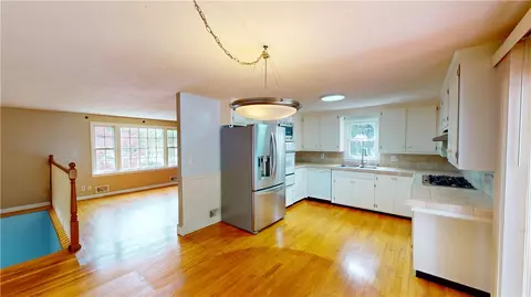 218 Douglas Rd, Warwick, RI 02886 photo 12