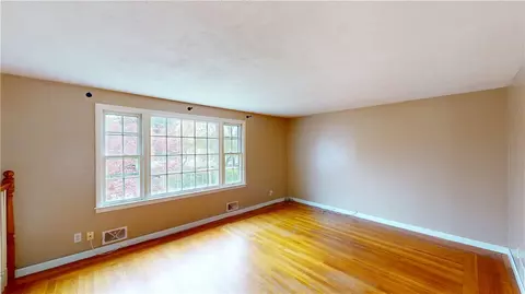 218 Douglas Rd, Warwick, RI 02886 photo 7